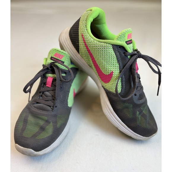 Nike Revolution 3 Women's Gray/Neon Pink/Green Size 9.5 Mesh Lace Up Running‎ - Picture 1 of 9